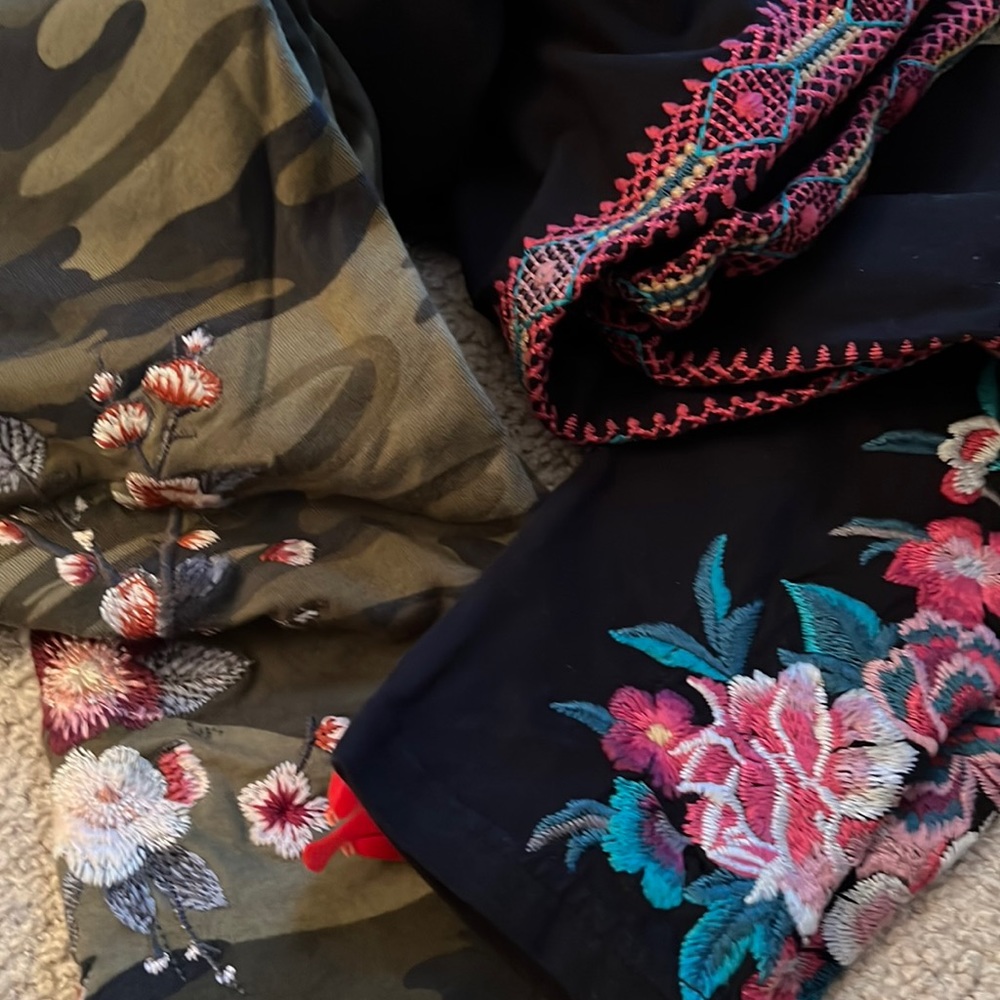 NWT lot of 2 Johnny was embroidered leggings S/XS